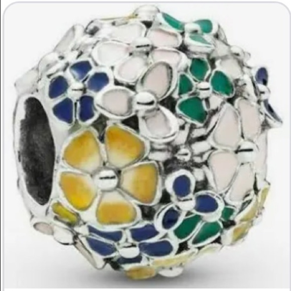 PANDORA Classic Flower Arrangement Enamel #m5. New